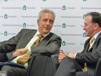 Diskussionsrunde mit Ministerpräsident Tillich - hier im Gespräch mit Reinhart Keßner